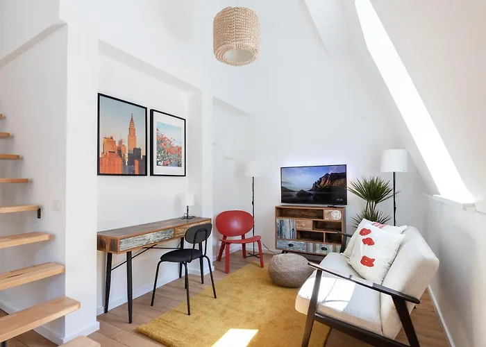 #stayhere - Modern & 2 Bedroom Butas *