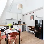 #stayhere - Modern & 2 Bedroom Apartment *